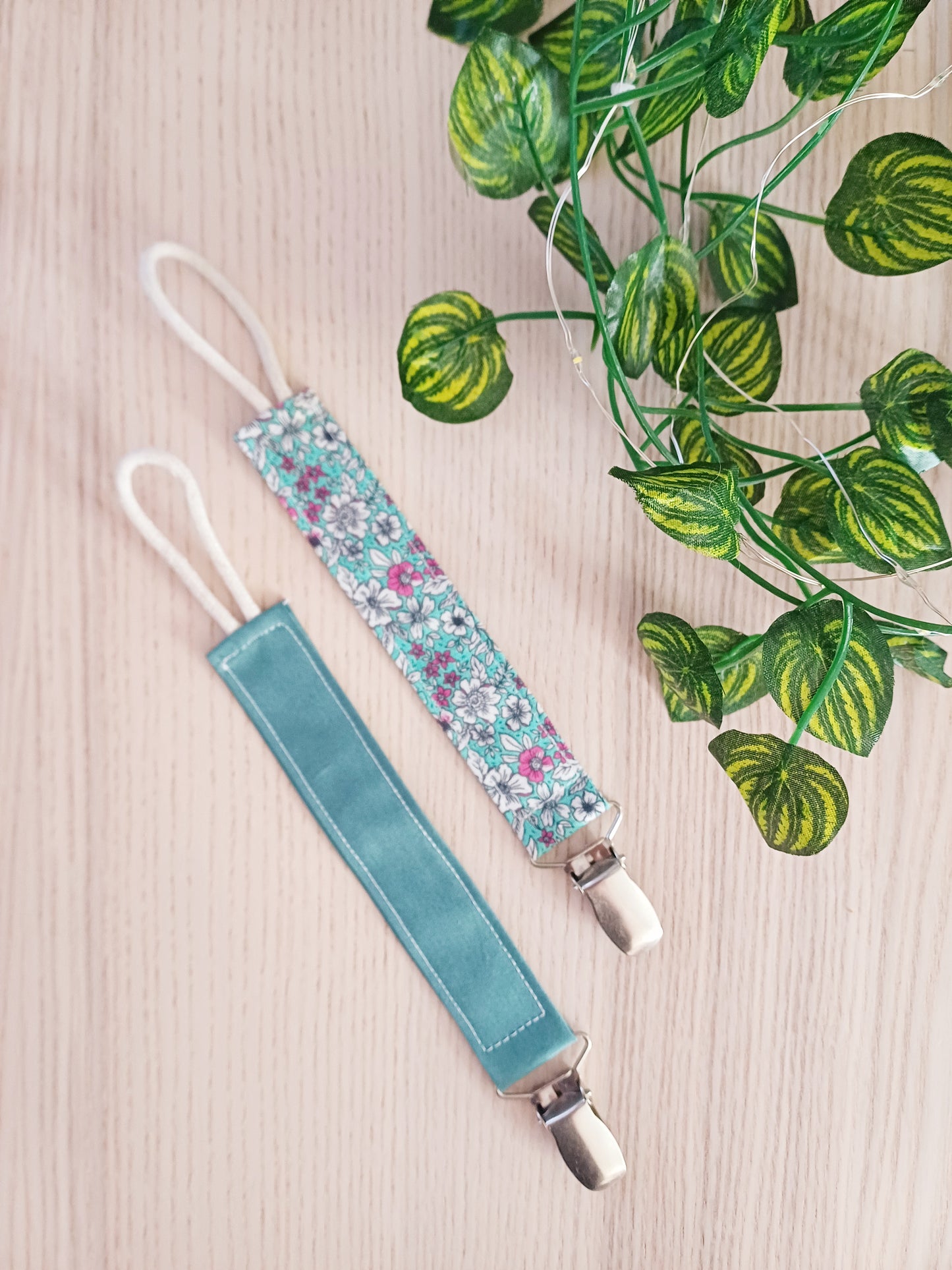 Lot de 2 attaches tétines